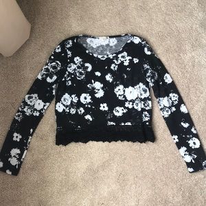 PacSun LA Hearts Long Sleeve Crop Top